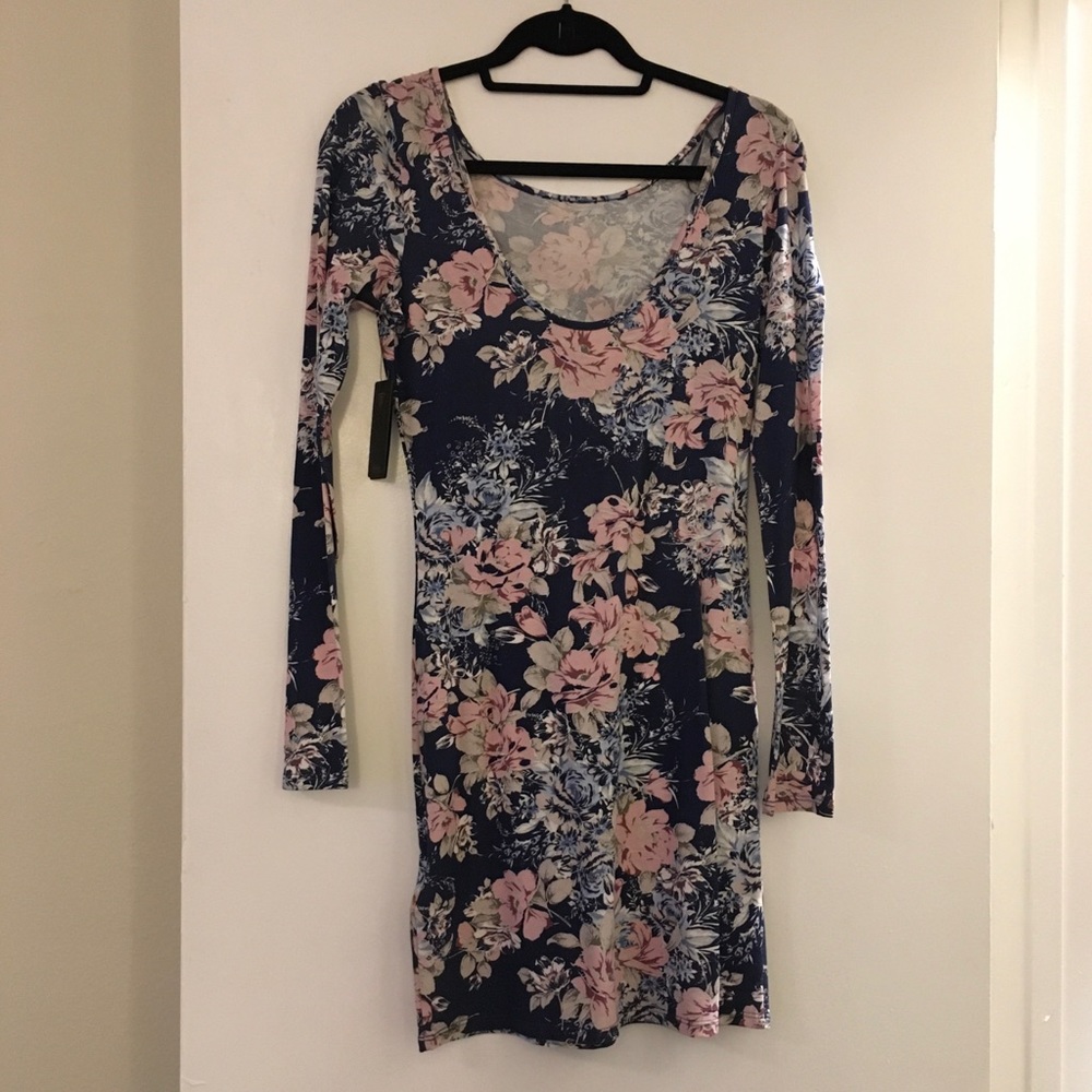 NWT GUESS Floral Bodycon Dress